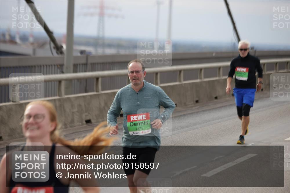 03.10.2025 - Köhlbrandbrückenlauf Jannik Wohlers http://msf.ph/oto/9150597 03.10.2025 15:56:04 Position 1 7375 meine-sportfotos.de