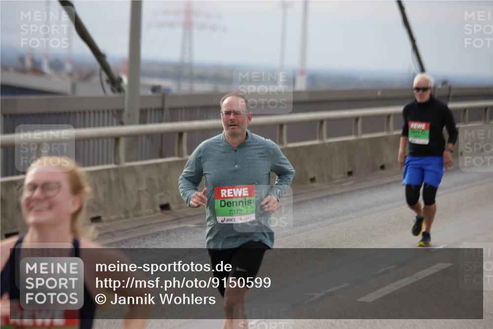 03.10.2025 - Köhlbrandbrückenlauf Jannik Wohlers http://msf.ph/oto/9150599 03.10.2025 15:56:04 Position 1 7375 meine-sportfotos.de