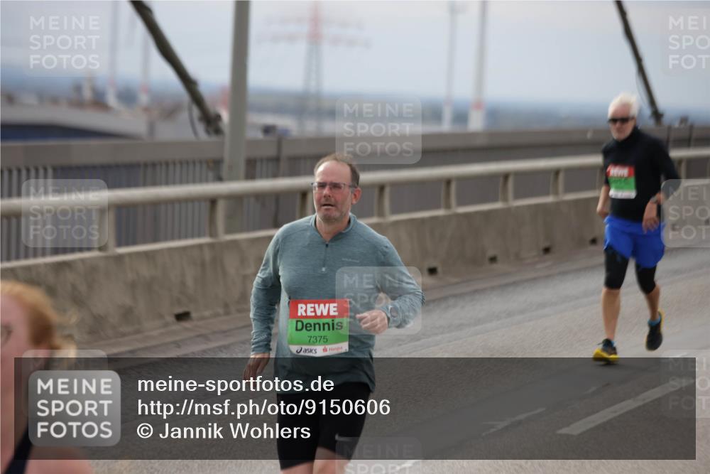 03.10.2025 - Köhlbrandbrückenlauf Jannik Wohlers http://msf.ph/oto/9150606 03.10.2025 15:56:05 Position 1 7375 meine-sportfotos.de