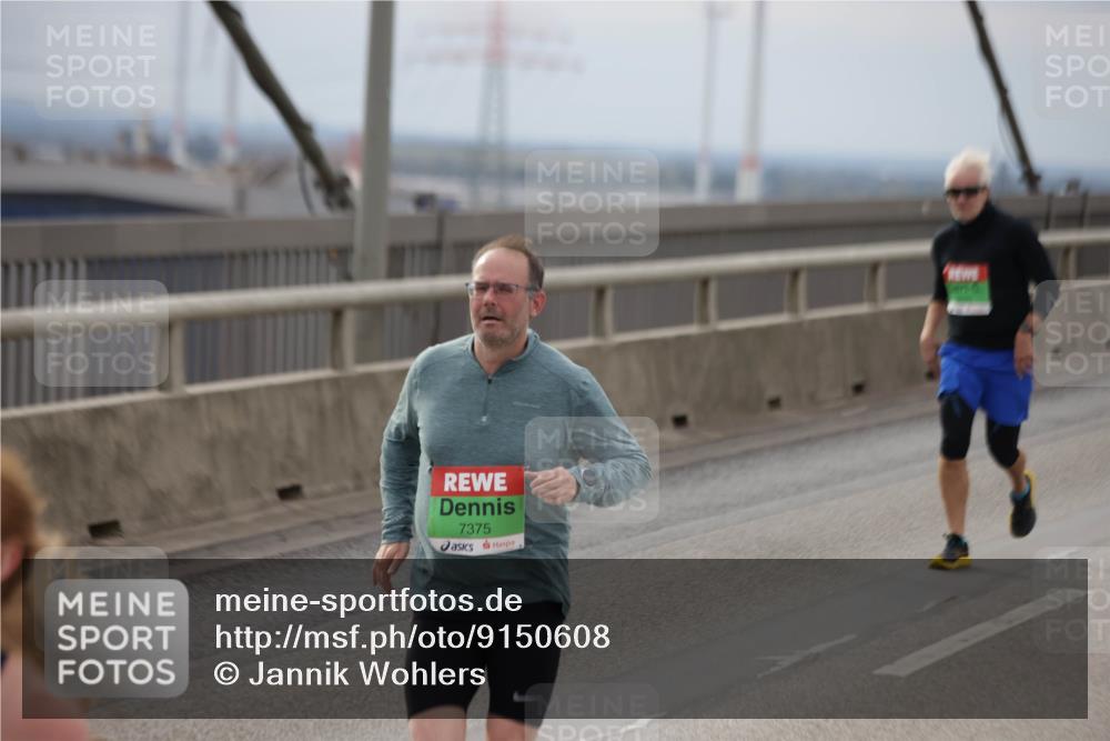 03.10.2025 - Köhlbrandbrückenlauf Jannik Wohlers http://msf.ph/oto/9150608 03.10.2025 15:56:05 Position 1 7375 meine-sportfotos.de