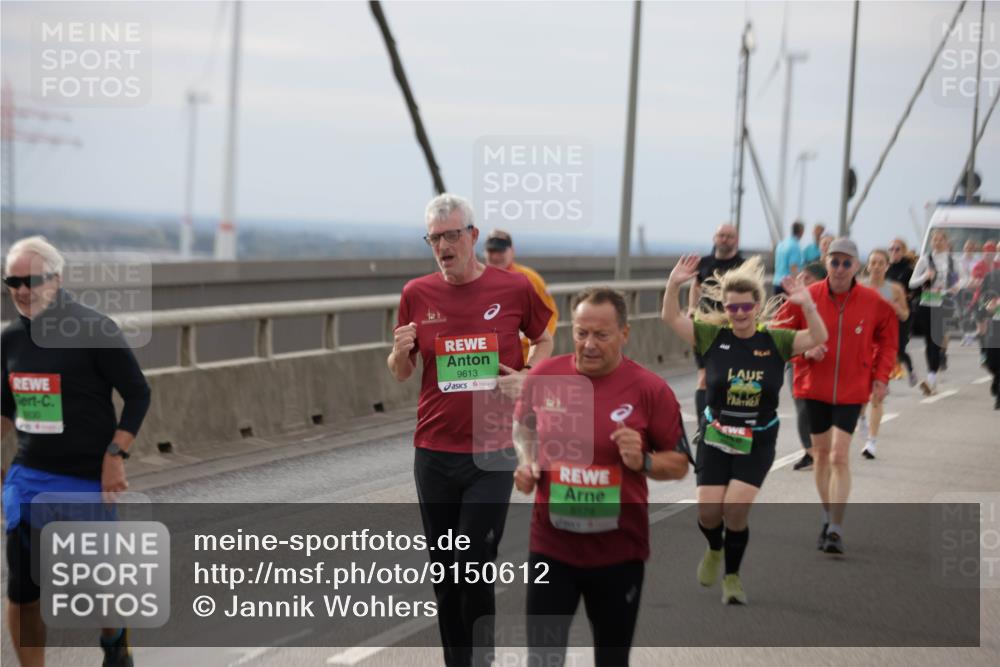 03.10.2025 - Köhlbrandbrückenlauf Jannik Wohlers http://msf.ph/oto/9150612 03.10.2025 15:56:07 Position 1 9613 meine-sportfotos.de