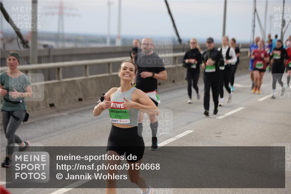 03.10.2025 - Köhlbrandbrückenlauf Jannik Wohlers http://msf.ph/oto/9150668 03.10.2025 15:56:13 Position 1 7779 meine-sportfotos.de