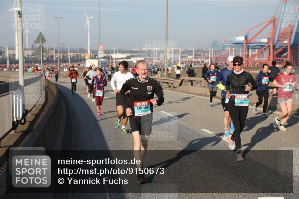 03.10.2025 - Köhlbrandbrückenlauf Yannick Fuchs http://msf.ph/oto/9150673 03.10.2025 08:42:58 Position 2 3320, 2814 meine-sportfotos.de
