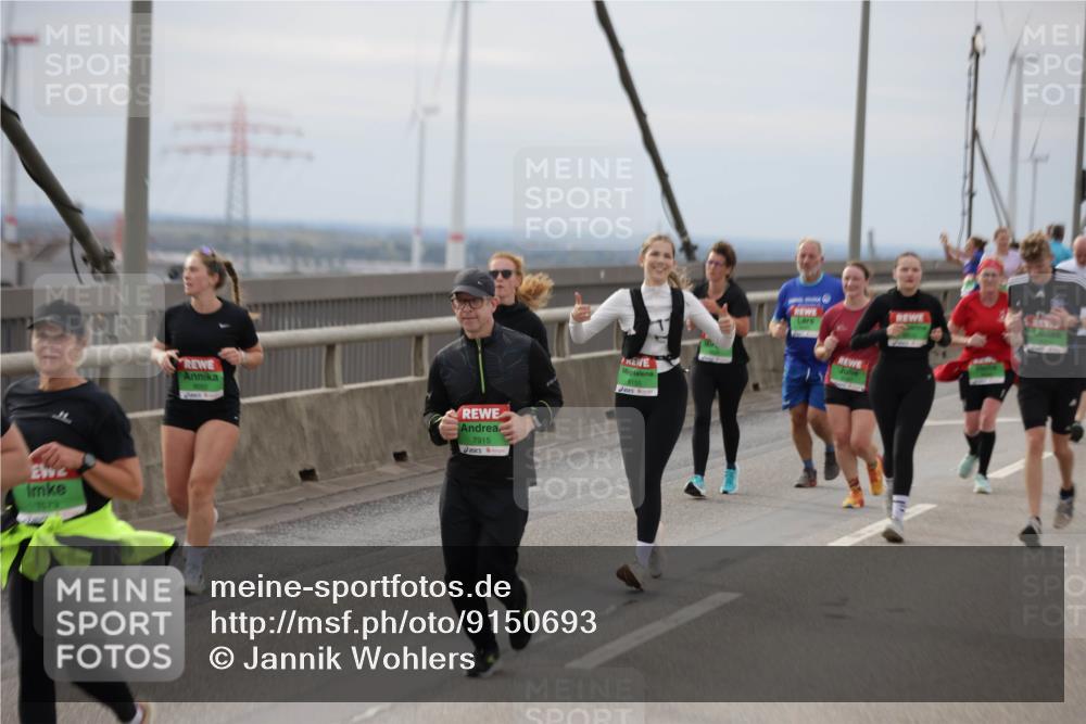 03.10.2025 - Köhlbrandbrückenlauf Jannik Wohlers http://msf.ph/oto/9150693 03.10.2025 15:56:16 Position 1 7915, 8155 meine-sportfotos.de
