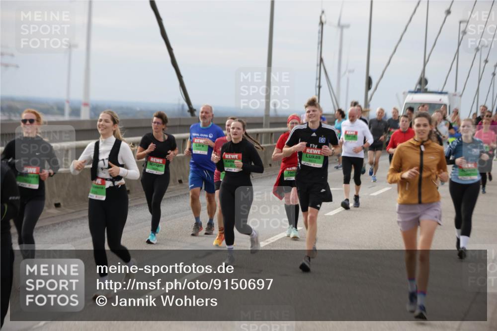 03.10.2025 - Köhlbrandbrückenlauf Jannik Wohlers http://msf.ph/oto/9150697 03.10.2025 15:56:17 Position 1 8913, 8916 meine-sportfotos.de