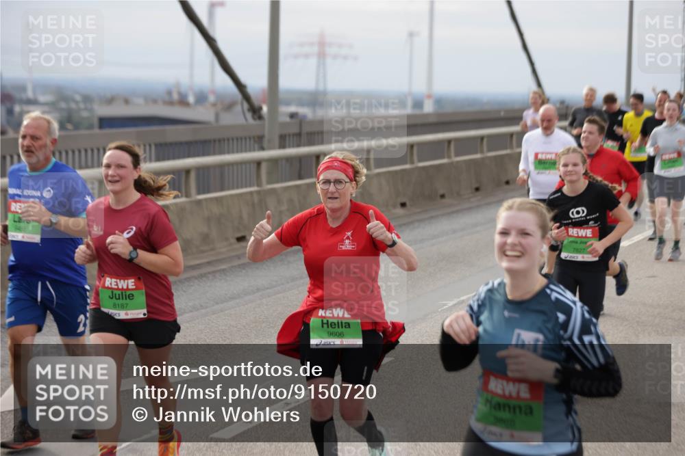 03.10.2025 - Köhlbrandbrückenlauf Jannik Wohlers http://msf.ph/oto/9150720 03.10.2025 15:56:22 Position 1 9455, 2, 8187, 9606, 7827 meine-sportfotos.de