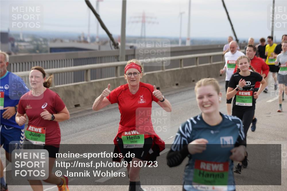 03.10.2025 - Köhlbrandbrückenlauf Jannik Wohlers http://msf.ph/oto/9150723 03.10.2025 15:56:22 Position 1 8187, 9606, 7827 meine-sportfotos.de