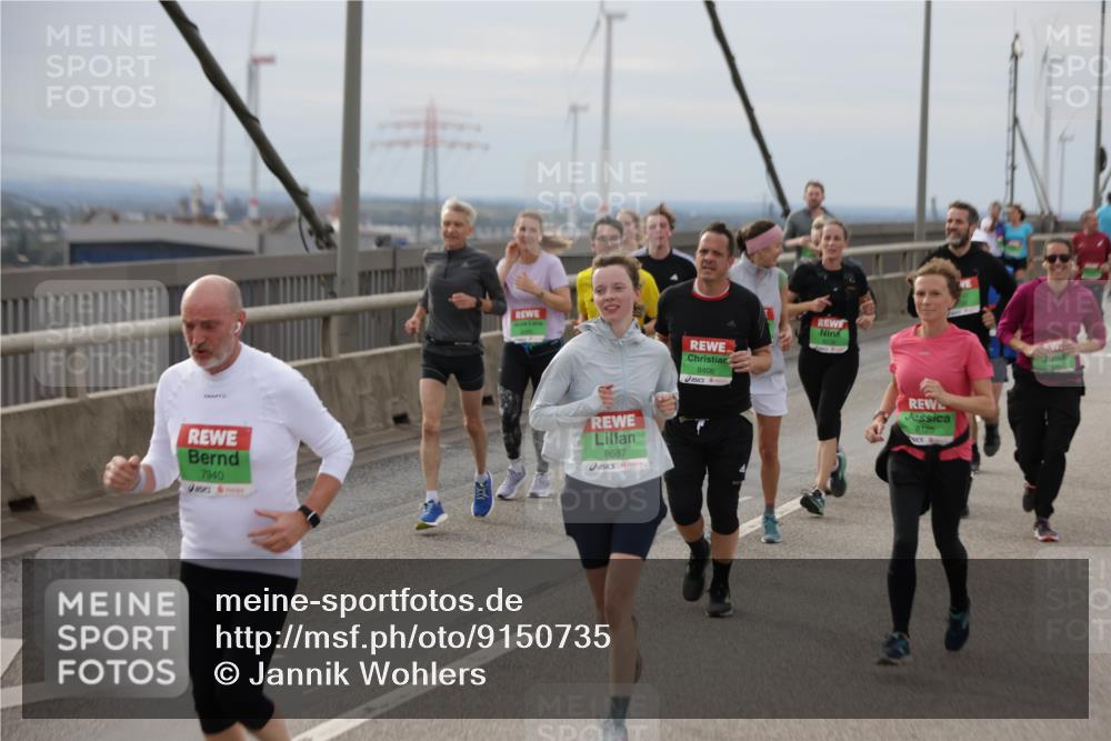 03.10.2025 - Köhlbrandbrückenlauf Jannik Wohlers http://msf.ph/oto/9150735 03.10.2025 15:56:26 Position 1 7940, 8406, 8687, 8125 meine-sportfotos.de
