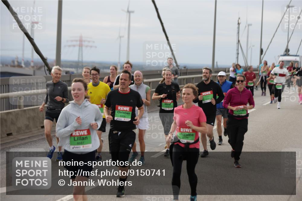 03.10.2025 - Köhlbrandbrückenlauf Jannik Wohlers http://msf.ph/oto/9150741 03.10.2025 15:56:26 Position 1 8687, 8406, 9729, 8125 meine-sportfotos.de