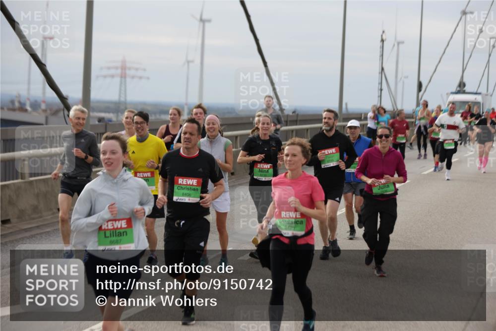 03.10.2025 - Köhlbrandbrückenlauf Jannik Wohlers http://msf.ph/oto/9150742 03.10.2025 15:56:26 Position 1 8406, 8687, 60, 9729, 8125 meine-sportfotos.de
