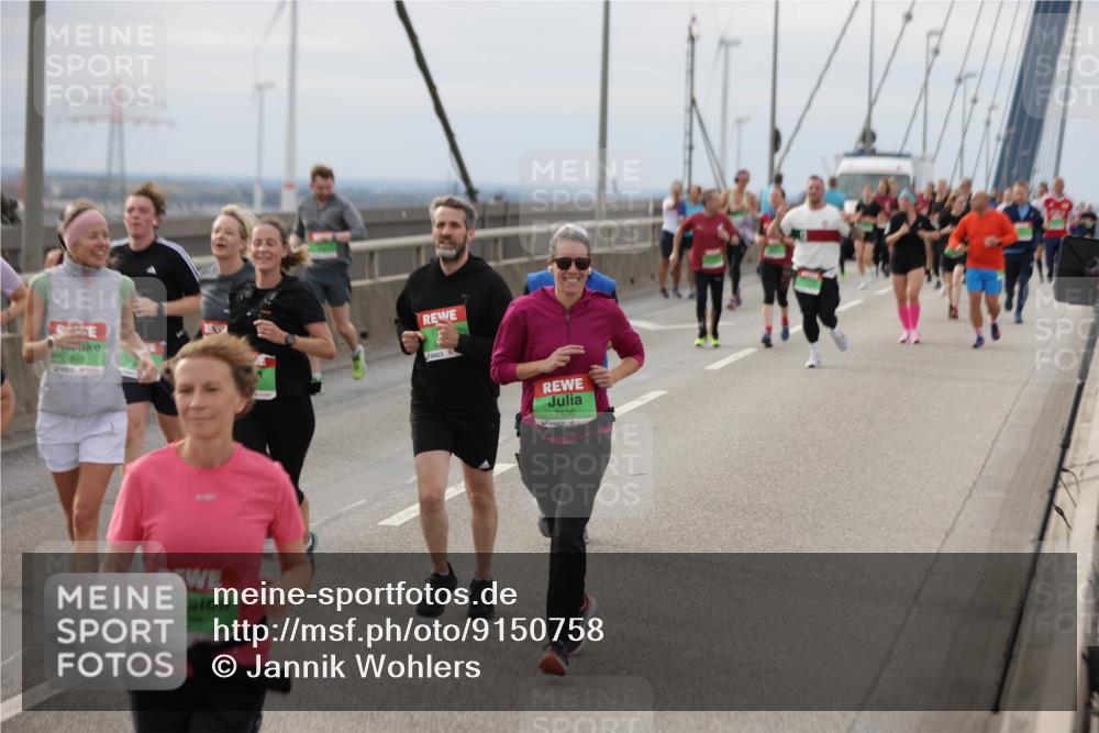 03.10.2025 - Köhlbrandbrückenlauf Jannik Wohlers http://msf.ph/oto/9150758 03.10.2025 15:56:28 Position 1 7845, 6175, 7536 meine-sportfotos.de