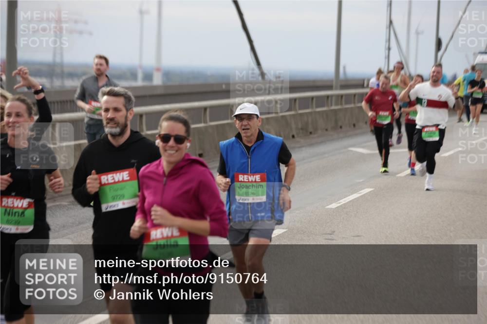 03.10.2025 - Köhlbrandbrückenlauf Jannik Wohlers http://msf.ph/oto/9150764 03.10.2025 15:56:29 Position 1 9729, 8576 meine-sportfotos.de