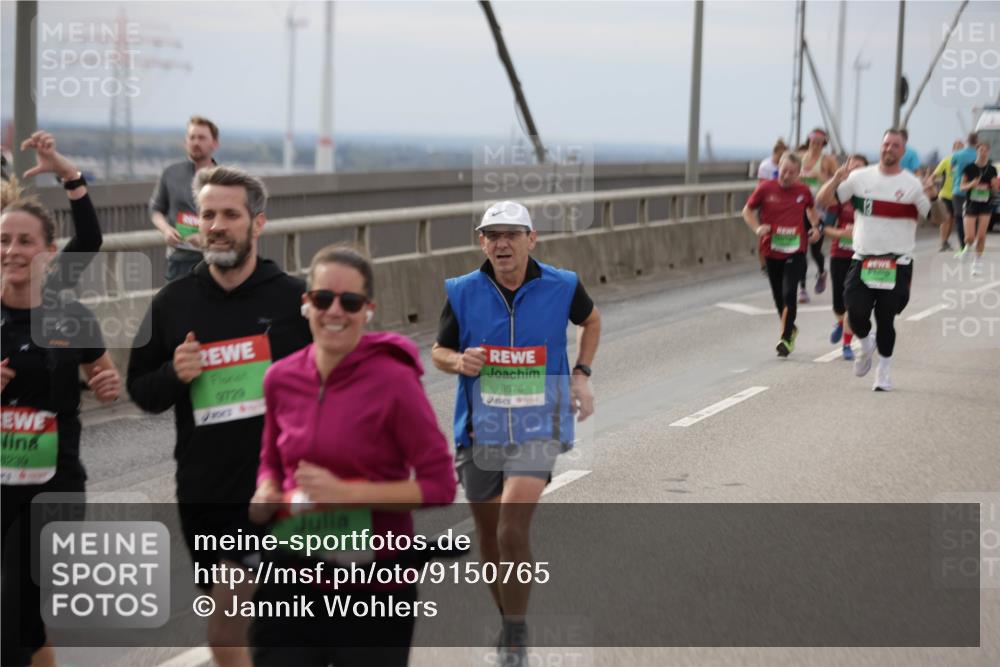 03.10.2025 - Köhlbrandbrückenlauf Jannik Wohlers http://msf.ph/oto/9150765 03.10.2025 15:56:29 Position 1 9729, 8576 meine-sportfotos.de