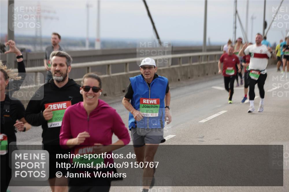 03.10.2025 - Köhlbrandbrückenlauf Jannik Wohlers http://msf.ph/oto/9150767 03.10.2025 15:56:29 Position 1 9729, 8576 meine-sportfotos.de