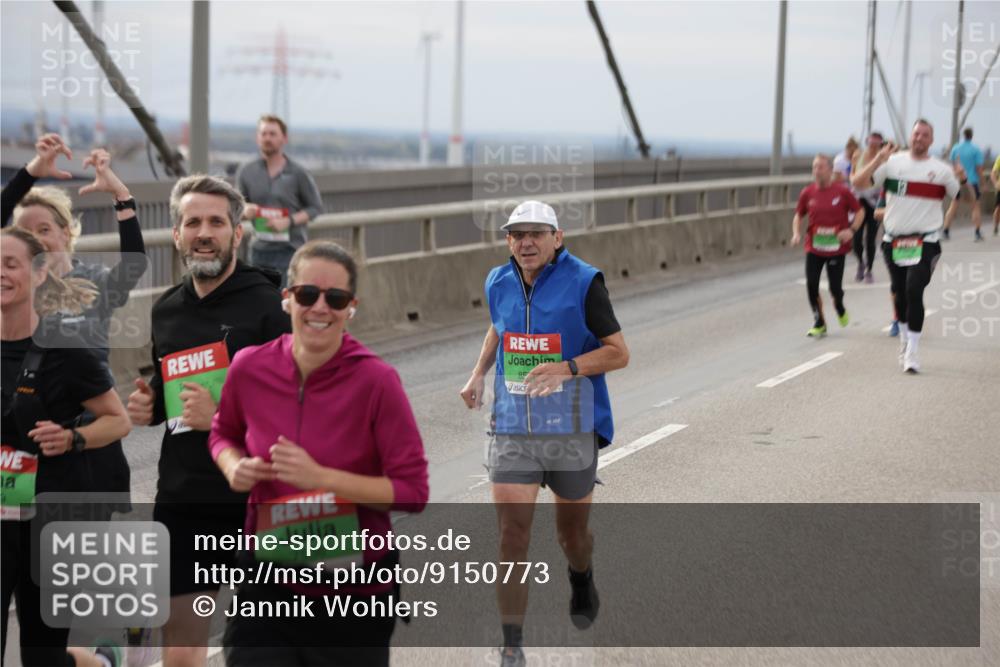 03.10.2025 - Köhlbrandbrückenlauf Jannik Wohlers http://msf.ph/oto/9150773 03.10.2025 15:56:29 Position 1 7536 meine-sportfotos.de