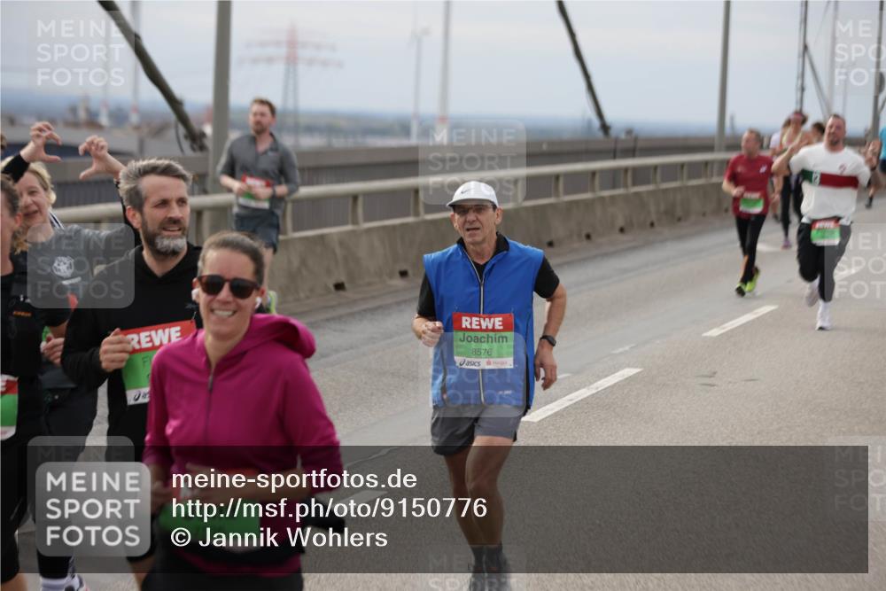 03.10.2025 - Köhlbrandbrückenlauf Jannik Wohlers http://msf.ph/oto/9150776 03.10.2025 15:56:30 Position 1 7936, 8576 meine-sportfotos.de