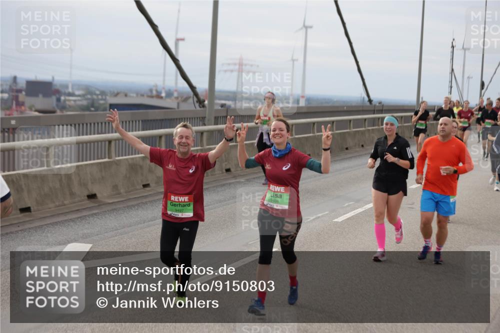 03.10.2025 - Köhlbrandbrückenlauf Jannik Wohlers http://msf.ph/oto/9150803 03.10.2025 15:56:35 Position 1 9497, 9498 meine-sportfotos.de