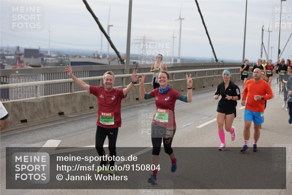 03.10.2025 - Köhlbrandbrückenlauf Jannik Wohlers http://msf.ph/oto/9150804 03.10.2025 15:56:36 Position 1 9497, 9498 meine-sportfotos.de