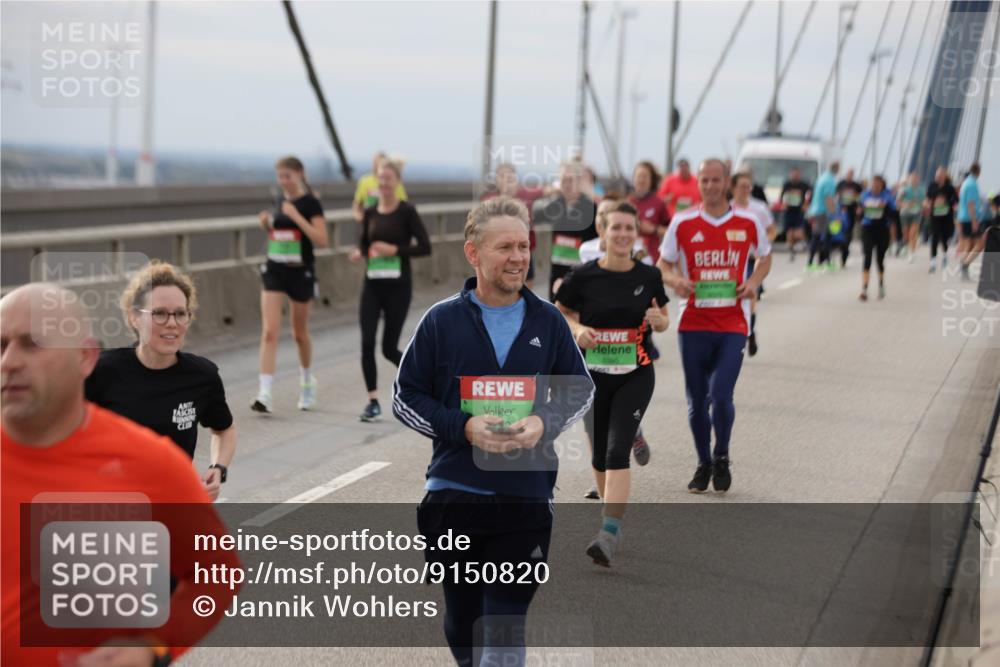 03.10.2025 - Köhlbrandbrückenlauf Jannik Wohlers http://msf.ph/oto/9150820 03.10.2025 15:56:38 Position 1 9012, 8595 meine-sportfotos.de