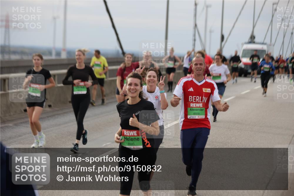 03.10.2025 - Köhlbrandbrückenlauf Jannik Wohlers http://msf.ph/oto/9150832 03.10.2025 15:56:40 Position 1 60, 8929, 8595 meine-sportfotos.de