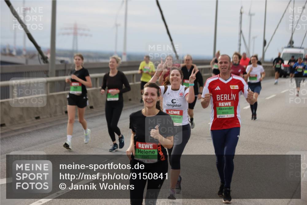 03.10.2025 - Köhlbrandbrückenlauf Jannik Wohlers http://msf.ph/oto/9150841 03.10.2025 15:56:41 Position 1 30, 8929, 8595 meine-sportfotos.de