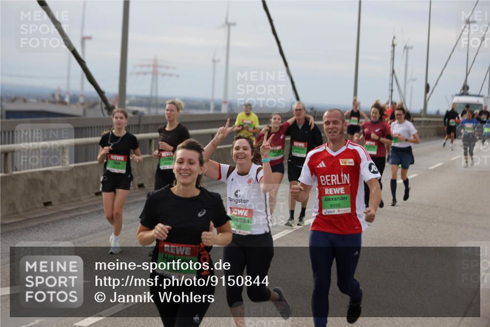03.10.2025 - Köhlbrandbrückenlauf Jannik Wohlers http://msf.ph/oto/9150844 03.10.2025 15:56:41 Position 1 8595, 8929, 2930 meine-sportfotos.de