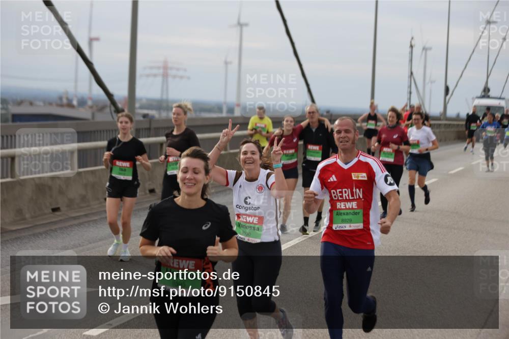 03.10.2025 - Köhlbrandbrückenlauf Jannik Wohlers http://msf.ph/oto/9150845 03.10.2025 15:56:41 Position 1 8595, 8930, 8929 meine-sportfotos.de