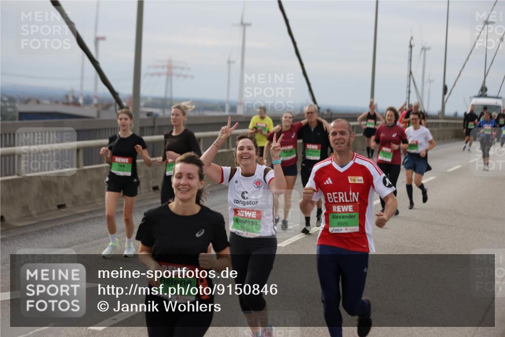 03.10.2025 - Köhlbrandbrückenlauf Jannik Wohlers http://msf.ph/oto/9150846 03.10.2025 15:56:41 Position 1 8595, 8930, 8929 meine-sportfotos.de