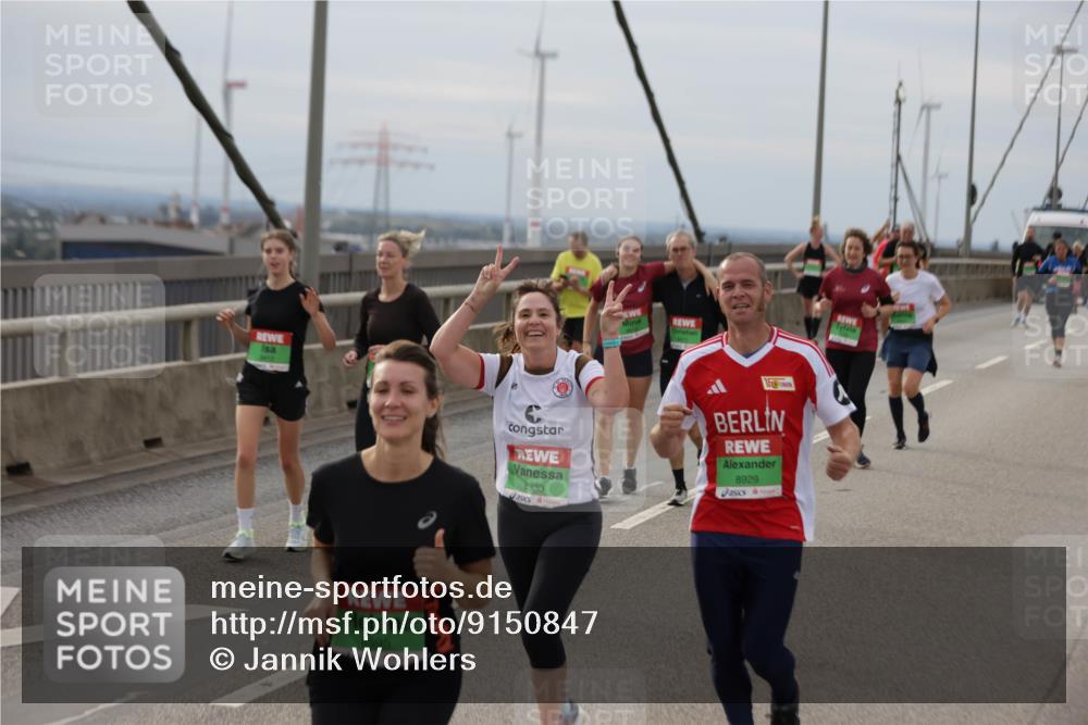 03.10.2025 - Köhlbrandbrückenlauf Jannik Wohlers http://msf.ph/oto/9150847 03.10.2025 15:56:41 Position 1 8505, 8930, 8929 meine-sportfotos.de