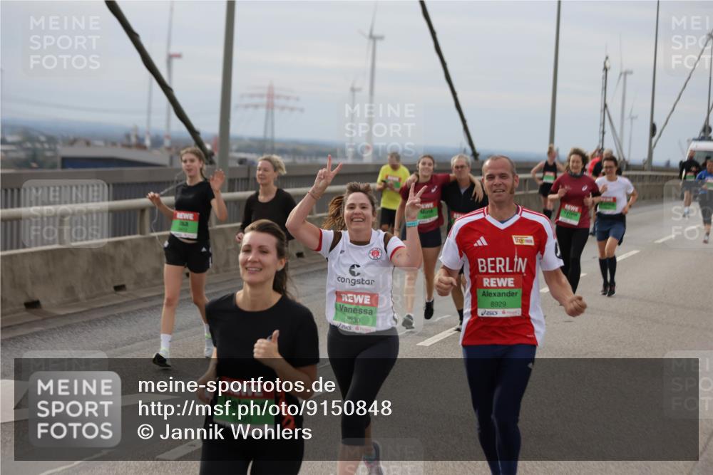 03.10.2025 - Köhlbrandbrückenlauf Jannik Wohlers http://msf.ph/oto/9150848 03.10.2025 15:56:41 Position 1 8595, 8930, 8929 meine-sportfotos.de