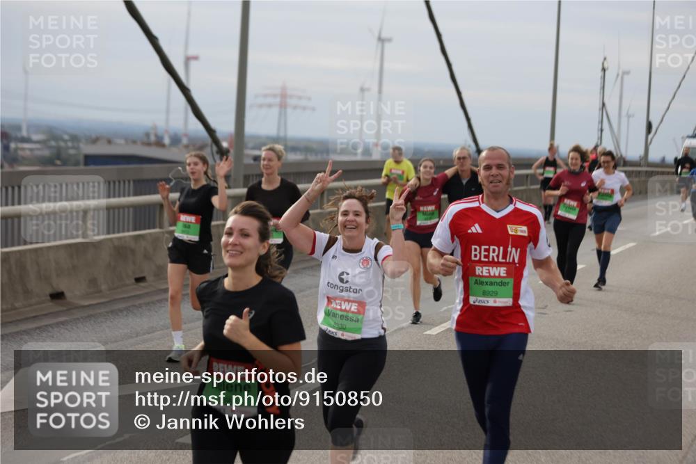 03.10.2025 - Köhlbrandbrückenlauf Jannik Wohlers http://msf.ph/oto/9150850 03.10.2025 15:56:41 Position 1 8930, 8929, 6595 meine-sportfotos.de