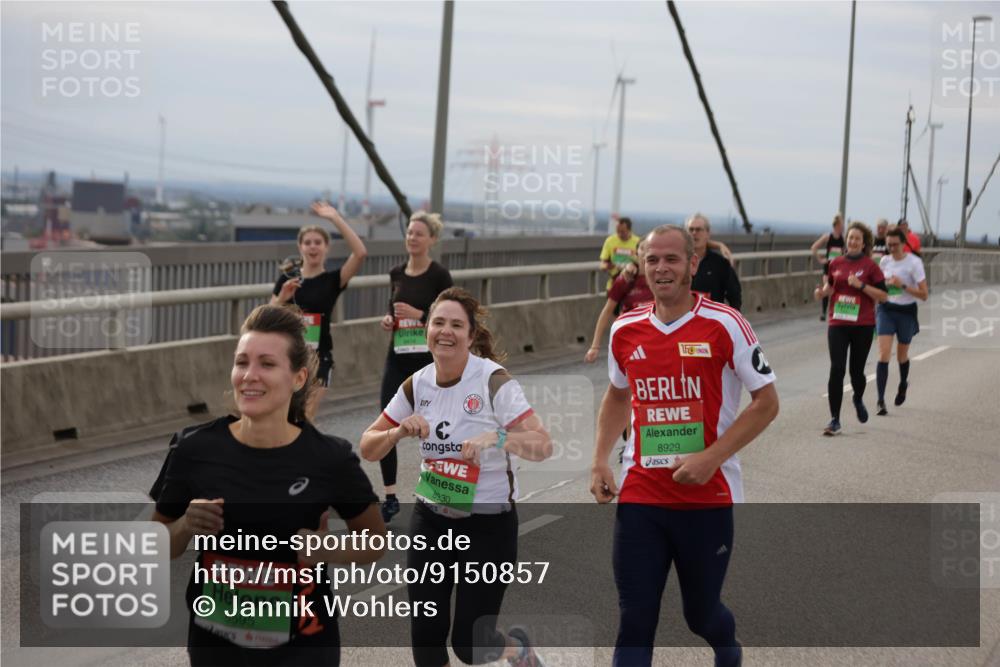 03.10.2025 - Köhlbrandbrückenlauf Jannik Wohlers http://msf.ph/oto/9150857 03.10.2025 15:56:42 Position 1 8595, 8930, 8929 meine-sportfotos.de