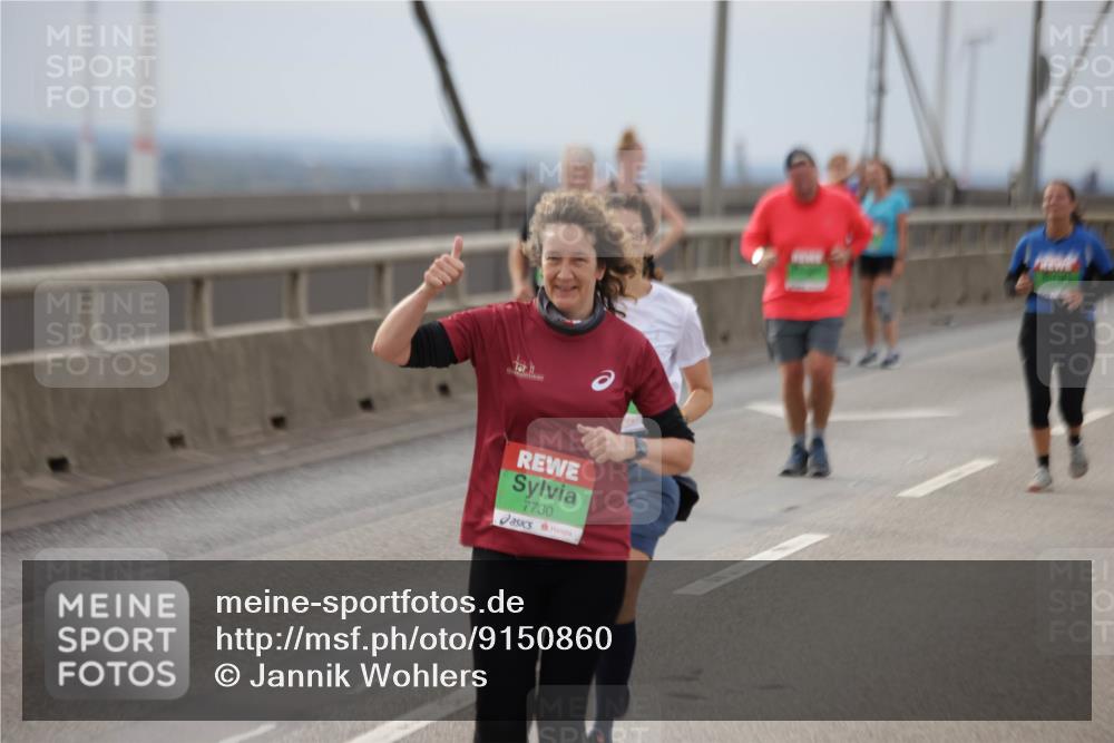 03.10.2025 - Köhlbrandbrückenlauf Jannik Wohlers http://msf.ph/oto/9150860 03.10.2025 15:56:44 Position 1 7730 meine-sportfotos.de