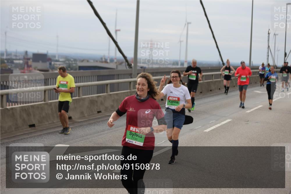 03.10.2025 - Köhlbrandbrückenlauf Jannik Wohlers http://msf.ph/oto/9150878 03.10.2025 15:56:46 Position 1 7730, 9025 meine-sportfotos.de