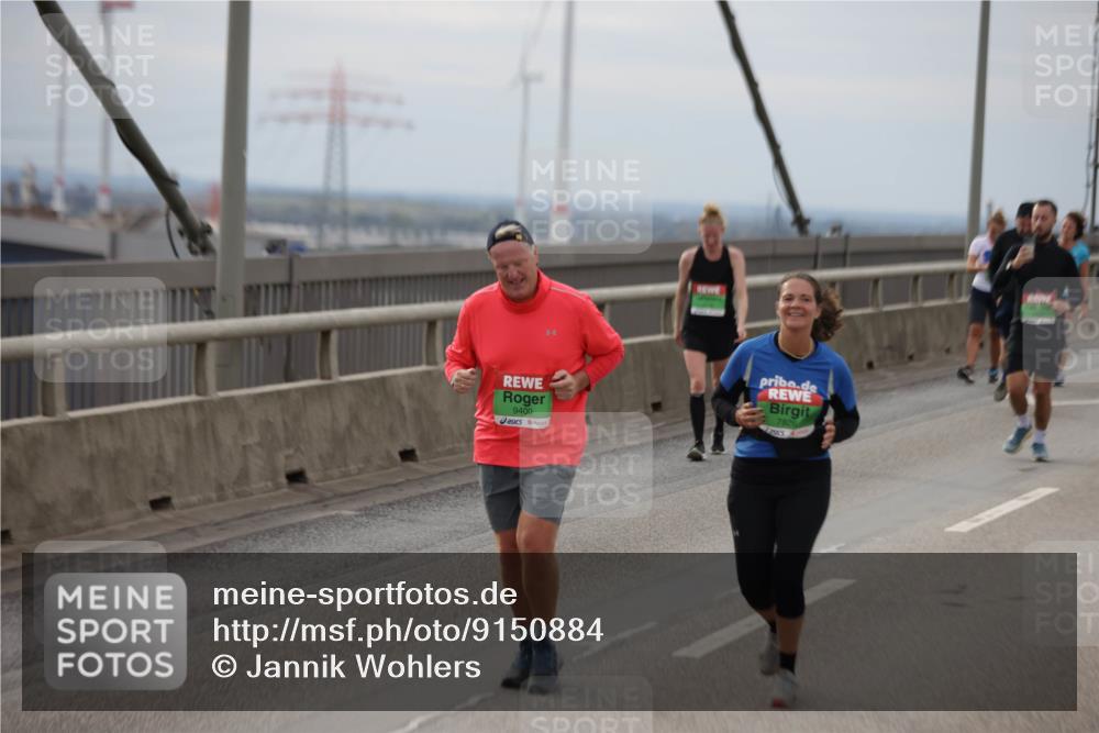 03.10.2025 - Köhlbrandbrückenlauf Jannik Wohlers http://msf.ph/oto/9150884 03.10.2025 15:56:49 Position 1 9400, 7826 meine-sportfotos.de