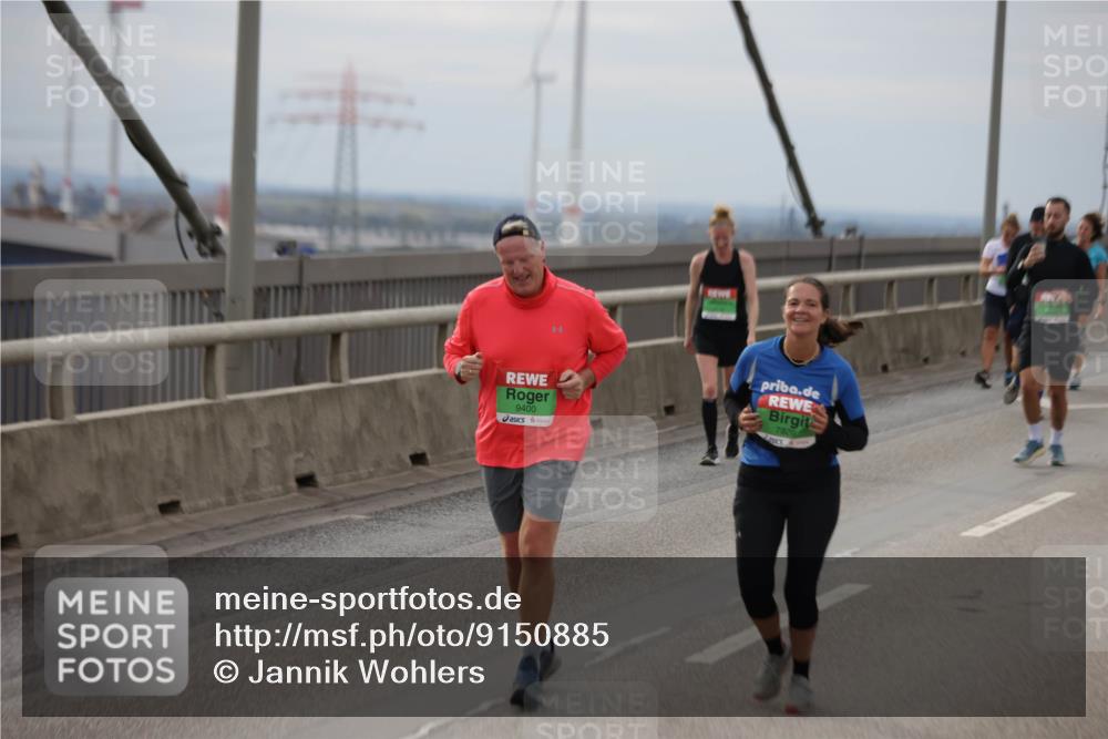 03.10.2025 - Köhlbrandbrückenlauf Jannik Wohlers http://msf.ph/oto/9150885 03.10.2025 15:56:49 Position 1 9400, 782 meine-sportfotos.de