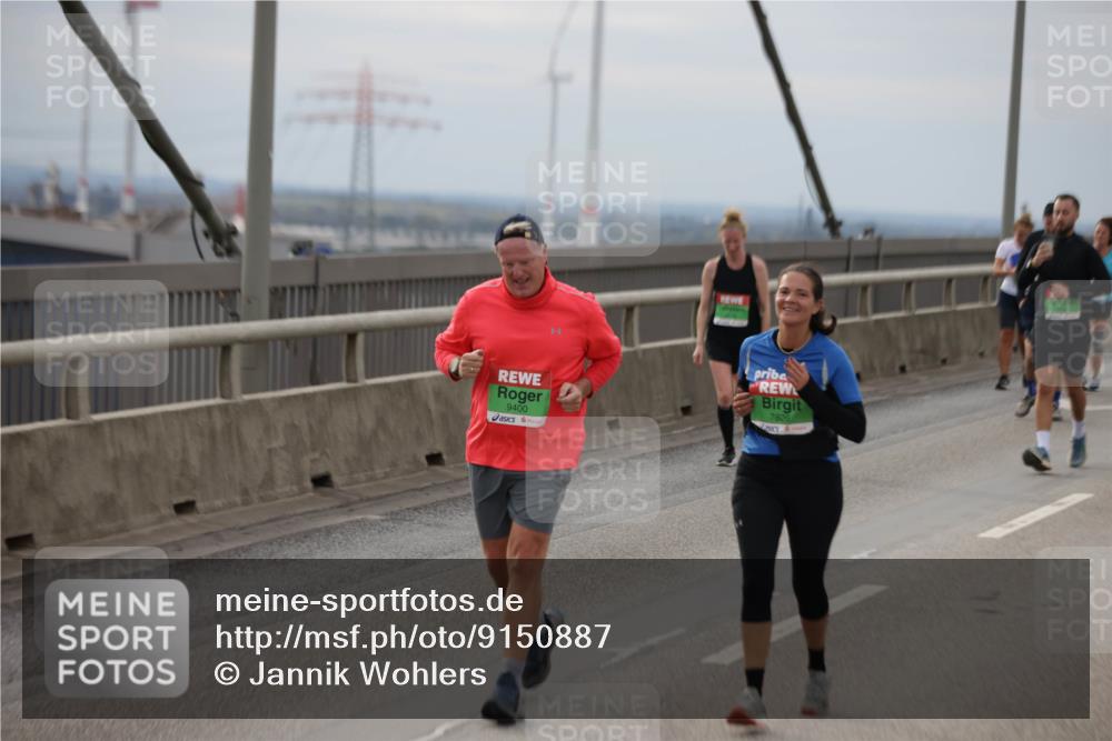03.10.2025 - Köhlbrandbrückenlauf Jannik Wohlers http://msf.ph/oto/9150887 03.10.2025 15:56:50 Position 1 9400, 7826 meine-sportfotos.de
