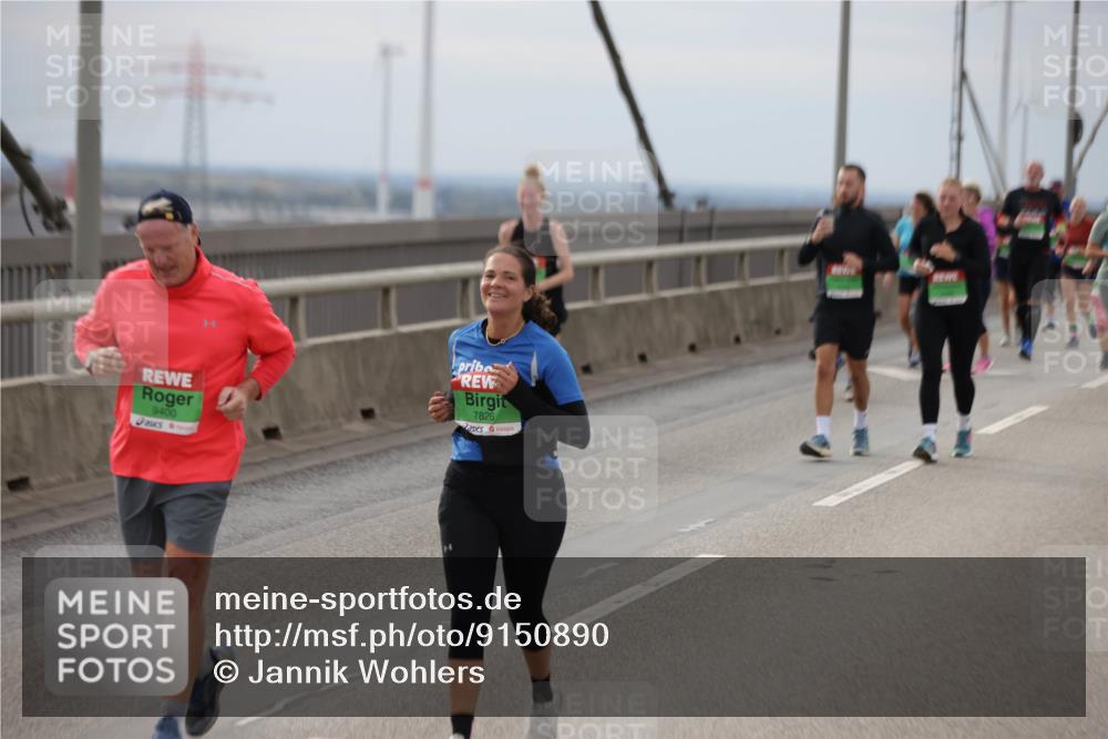 03.10.2025 - Köhlbrandbrückenlauf Jannik Wohlers http://msf.ph/oto/9150890 03.10.2025 15:56:50 Position 1 9400, 7826 meine-sportfotos.de