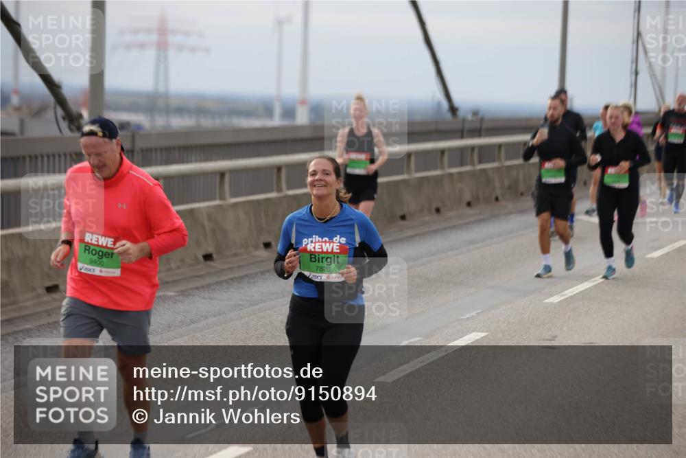 03.10.2025 - Köhlbrandbrückenlauf Jannik Wohlers http://msf.ph/oto/9150894 03.10.2025 15:56:50 Position 1 9400, 7826 meine-sportfotos.de