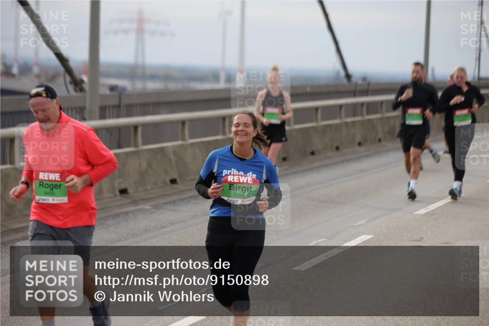 03.10.2025 - Köhlbrandbrückenlauf Jannik Wohlers http://msf.ph/oto/9150898 03.10.2025 15:56:51 Position 1 9400, 7826 meine-sportfotos.de