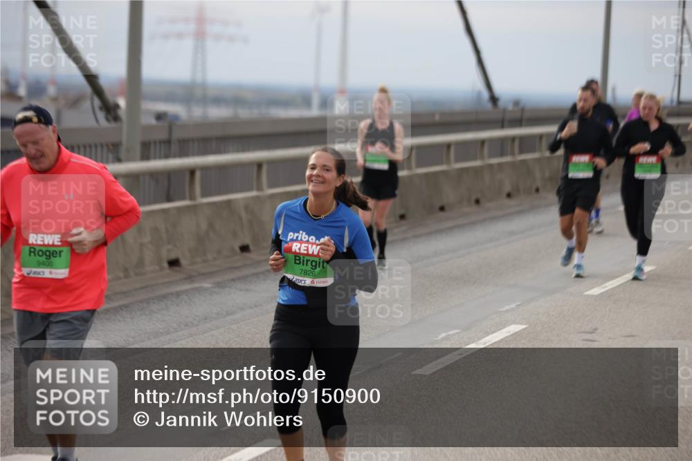 03.10.2025 - Köhlbrandbrückenlauf Jannik Wohlers http://msf.ph/oto/9150900 03.10.2025 15:56:51 Position 1 9400, 7826 meine-sportfotos.de