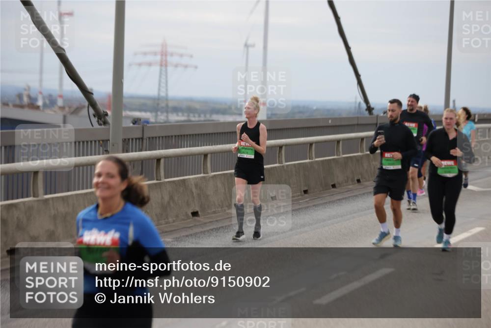 03.10.2025 - Köhlbrandbrückenlauf Jannik Wohlers http://msf.ph/oto/9150902 03.10.2025 15:56:52 Position 1 8878 meine-sportfotos.de