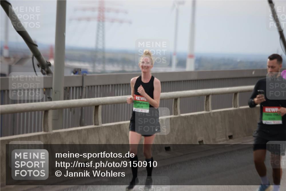 03.10.2025 - Köhlbrandbrückenlauf Jannik Wohlers http://msf.ph/oto/9150910 03.10.2025 15:56:52 Position 1 8878 meine-sportfotos.de