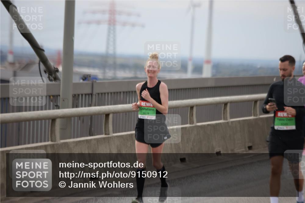 03.10.2025 - Köhlbrandbrückenlauf Jannik Wohlers http://msf.ph/oto/9150912 03.10.2025 15:56:53 Position 1 8878, 8346 meine-sportfotos.de
