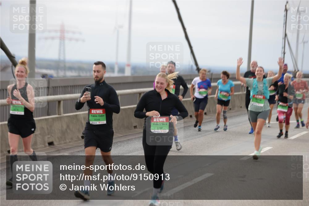 03.10.2025 - Köhlbrandbrückenlauf Jannik Wohlers http://msf.ph/oto/9150913 03.10.2025 15:56:54 Position 1 8349, 8448 meine-sportfotos.de