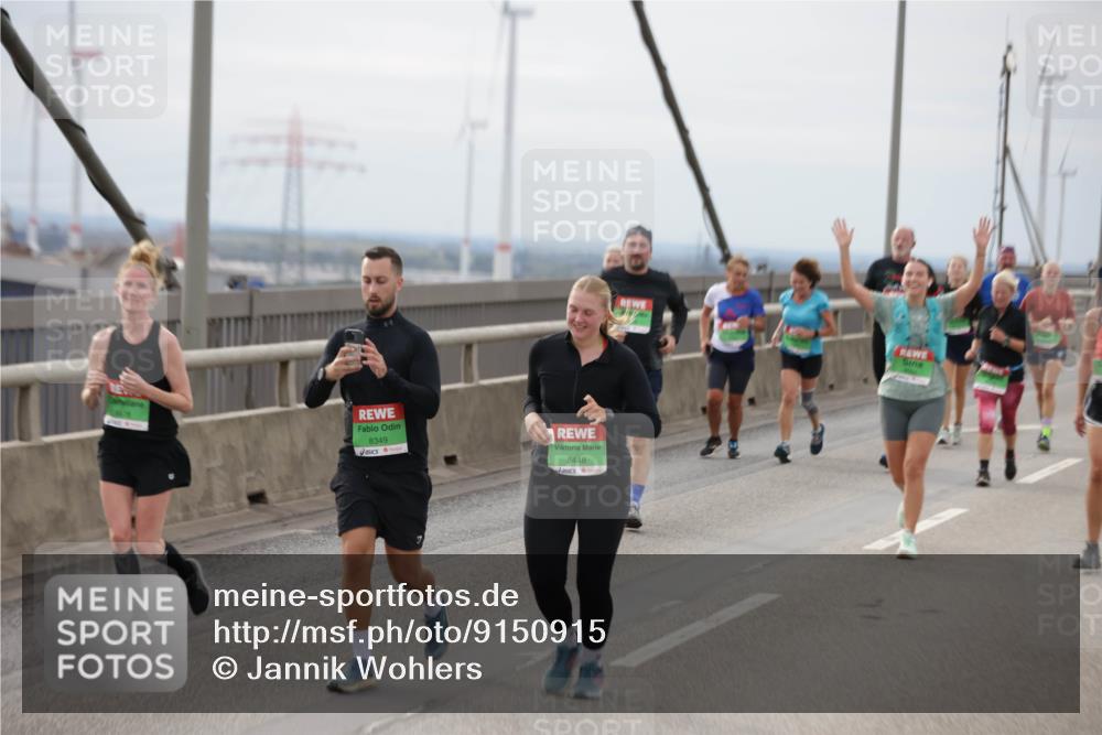 03.10.2025 - Köhlbrandbrückenlauf Jannik Wohlers http://msf.ph/oto/9150915 03.10.2025 15:56:54 Position 1 8349, 8448 meine-sportfotos.de