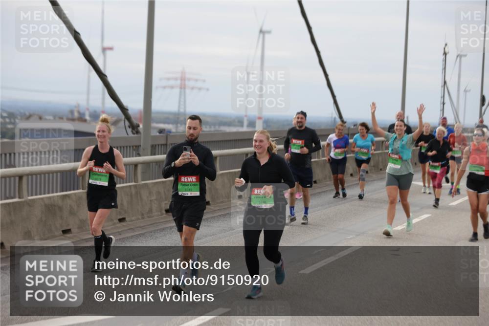 03.10.2025 - Köhlbrandbrückenlauf Jannik Wohlers http://msf.ph/oto/9150920 03.10.2025 15:56:54 Position 1 8349, 8448 meine-sportfotos.de
