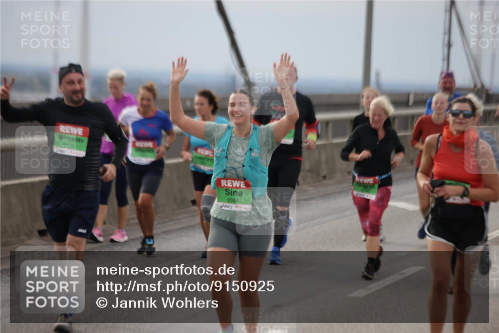 03.10.2025 - Köhlbrandbrückenlauf Jannik Wohlers http://msf.ph/oto/9150925 03.10.2025 15:56:56 Position 1 9014, 8584 meine-sportfotos.de