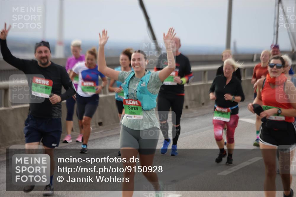 03.10.2025 - Köhlbrandbrückenlauf Jannik Wohlers http://msf.ph/oto/9150928 03.10.2025 15:56:56 Position 1 9014, 8584 meine-sportfotos.de