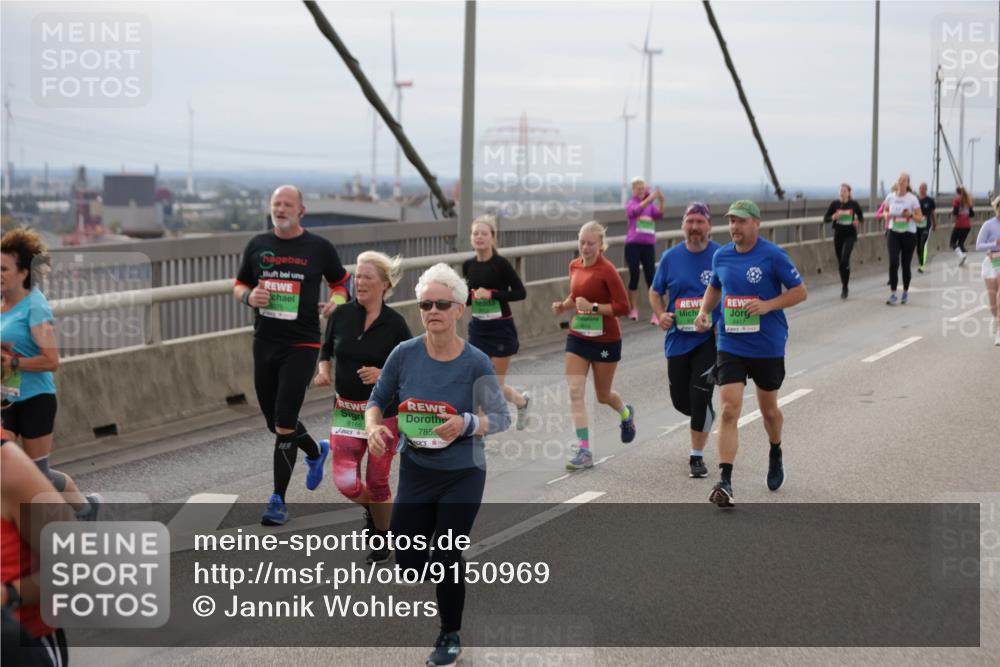 03.10.2025 - Köhlbrandbrückenlauf Jannik Wohlers http://msf.ph/oto/9150969 03.10.2025 15:57:01 Position 1 8166, 7853, 8417 meine-sportfotos.de